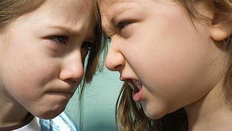 Πώς να βάλετε τέλος στους καθημερινούς καβγάδες των παιδιών