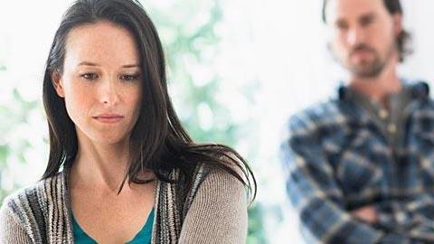 Νιώθω αδιάφορη απέναντι στον σύζυγό μου χωρίς να ‘χει γίνει κάτι. Τι σημαίνει αυτό;