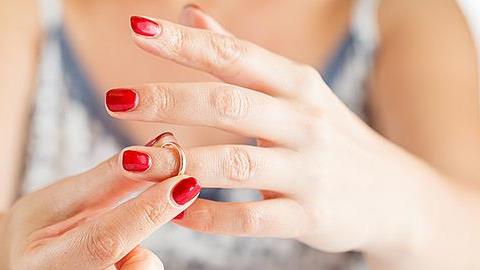 8 σημάδια που δείχνουν ότι ο σύντροφός σας είναι χειριστικός