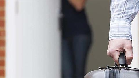 Ο άντρας μου έφυγε απ’ το σπίτι και φοβάμαι για την ψυχική υγεία του γιου μου...