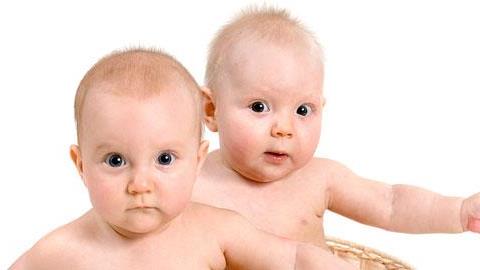 10 πρακτικές συμβουλές αν περιμένετε δίδυμα