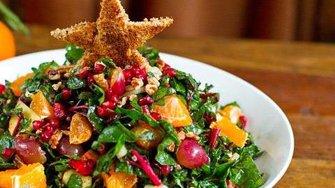 4 πρωτότυπες σαλάτες για το γιορτινό τραπέζι