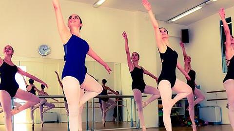 Hansel & Gretel: Κλασικό μπαλέτο για όλη την οικογένεια στο θέατρο Παλλάς