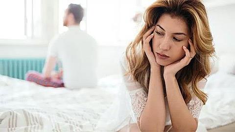Εδώ και ένα χρόνο δεν θέλω να έχω ερωτικές επαφές με τον άντρα μου και αυτό γίνεται αιτία τσακωμού. Ποια είναι η λύση;