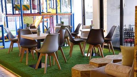 5 ξεχωριστά καφέ με δραστηριότητες για τα παιδιά 