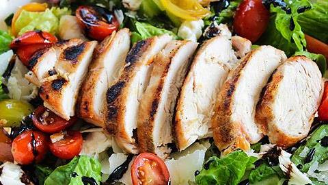 Τι τρώει μια διατροφολόγος για βραδινό