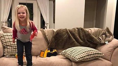 «Κάποια μέρα, ο καναπές μας θα είναι άδειος...»