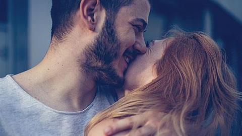 «Έπειτα από 11 χρόνια γάμου, βρίσκω τη γυναίκα μου πιο όμορφη από ποτέ»