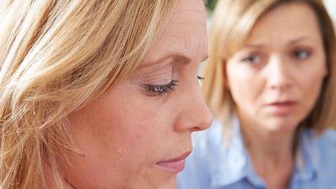 Η μέλλουσα κουνιάδα μου δεν με συμπαθεί και δεν ξέρω πώς θα βελτιώσω τις σχέσεις πριν τον γάμο...