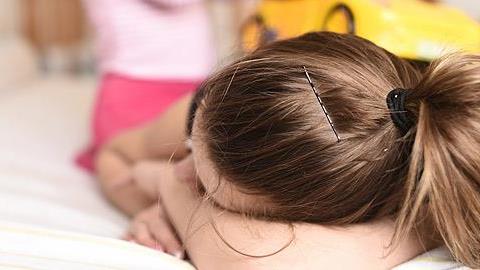 Πόσες ώρες «δουλεύει» καθημερινά μια μαμά