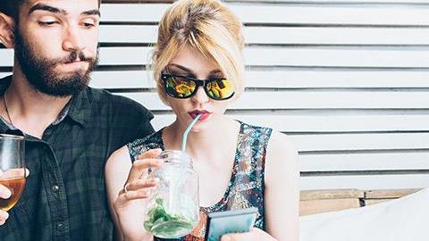 Ποια ζώδια ζηλεύουν παράφορα και ποια είναι… υπεράνω