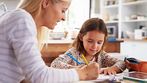 4 μέθοδοι που θα βοηθήσουν το παιδί να μάθει Ιστορία