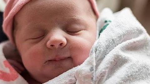 Πως είναι ένα νεογέννητο λίγα δευτερόλεπτα αφού έρθει στον κόσμο 