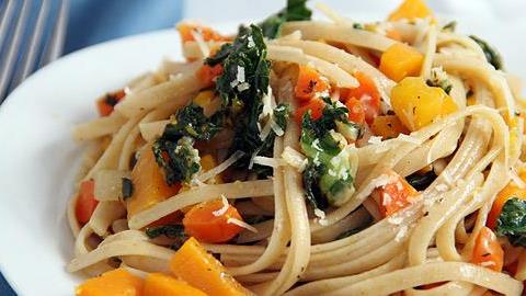 Τι να μαγειρέψω τη Μεγάλη Εβδομάδα: 4 συνταγές για όλη την οικογένεια