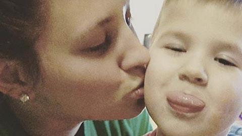 «Μερικές φορές αναρωτιέμαι...»: Ένα από τα ομορφότερα ποιήματα που έχουν γραφτεί για τη μητρότητα