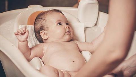 4 πρακτικές συμβουλές για την καθημερινή υγιεινή του μωρού σας