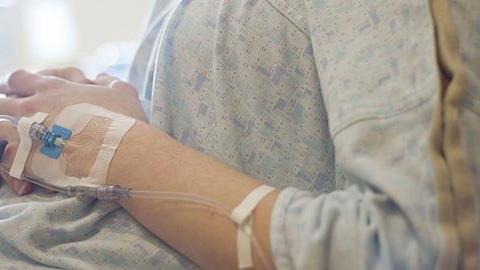 «Πώς βίωσα την εξωσωματική»: 5 γυναίκες μιλούν για το πιο δύσκολο ταξίδι της ζωής τους