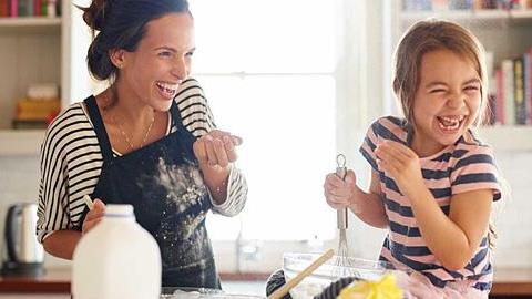 Τα 5 σημαντικότερα στάδια στην ανατροφή των κοριτσιών