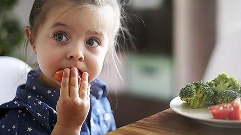 Το μενού της εβδομάδας: Μία διατροφολόγος κι ένας σεφ προτείνουν