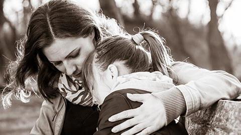 «Όλα όσα θα ήθελα να πω στη μητέρα μου που με μεγάλωσε μόνη της»