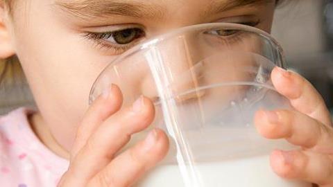 Παγκόσμια Ημέρα Γάλακτος: Πόσο σημαντικό είναι το γάλα στη διατροφή του παιδιού