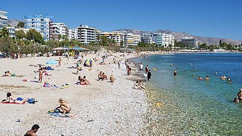 Αυτές είναι οι πιο ακατάλληλες παραλίες της Αττικής για το 2018!