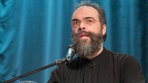 «Μακάριοι οι γονείς που δεν βαράνε τα παιδιά τους»: Τα λόγια του πατέρα Ανδρέα Κονάνου που αξίζει να διαβάσετε