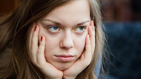 Τα 3 στάδια της εφηβείας που όλα τα παιδιά περνάνε