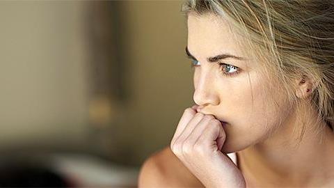 Θέλω να κάνουμε σύντομα παιδιά με τον άντρα μου, εκείνος δεν συμφωνεί αλλά ο καιρός περνάει. Τι λύση υπάρχει;