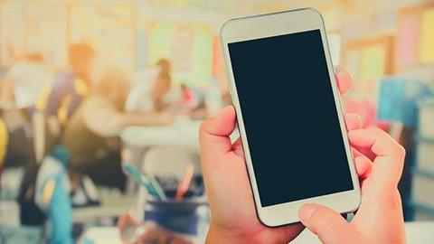 Τέλος τα κινητά τηλέφωνα στα σχολεία σύμφωνα με εγκύκλιο του Υπουργείου Παιδείας!