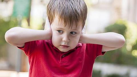 Ποιος είναι ο πραγματικός λόγος που τα παιδιά δεν μας ακούν