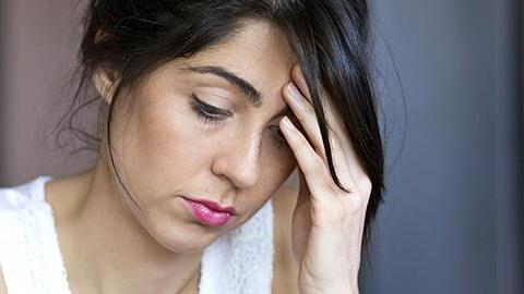 Είμαι 35 χρονών, ακόμα δεν έχω παντρευτεί κι αγχώνομαι για το μέλλον μου...