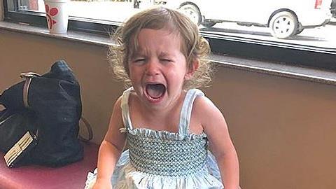 «Δεν είμαι κακό παιδί, είμαι απλώς 2 χρονών»: Ο μονόλογος ενός δίχρονου