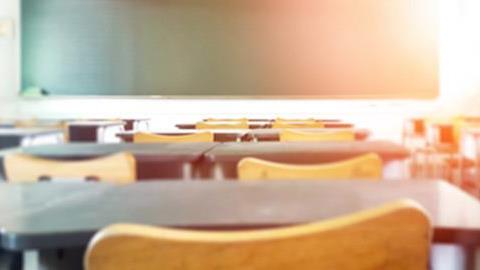 Έναρξη των σχολικών μαθημάτων στις 9 αντί για τις 8.15 εξετάζει το υπ. Παιδείας