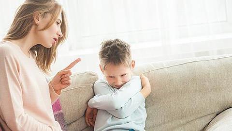 «Μην τιμωρείτε τα παιδιά επειδή είναι… άνθρωποι»