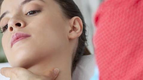 Μπορεί η θυρεοειδίτιδα Hashimoto να επηρεάζει τον κύκλο της περιόδου;