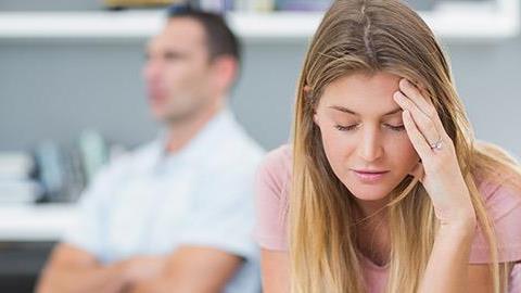 Όταν αρνήθηκα να μετακομίσουμε κοντά στους γονείς του, ο σύζυγός μου έφυγε απ' το σπίτι μας. Τι να κάνω;