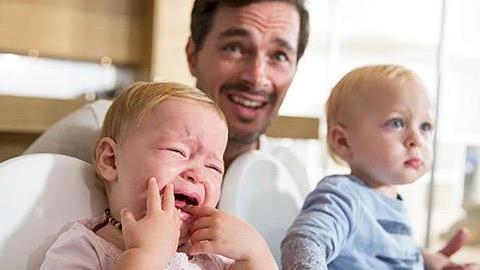 Θέλω να κάνουμε τρίτο παιδάκι και δεν ξέρω πώς να το πω στον άντρα μου...