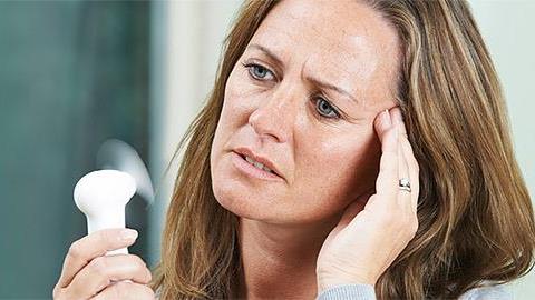 Είμαι 46 χρονών και δεν έχω περίοδο από τον Απρίλιο. Υπάρχει περίπτωση να μπαίνω στην κλιμακτήριο;