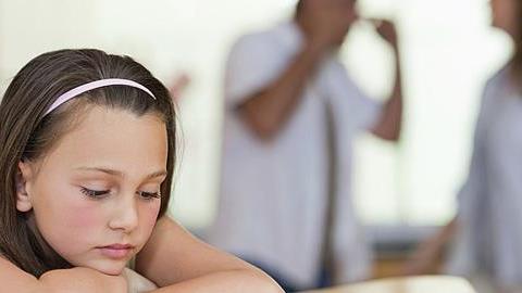 Οι φράσεις που δεν πρέπει να λέτε στο παιδί μετά το διαζύγιο