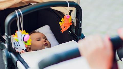 Τι δεν πρέπει να λείπει ποτέ από την τσάντα σας όταν έχετε μωρό