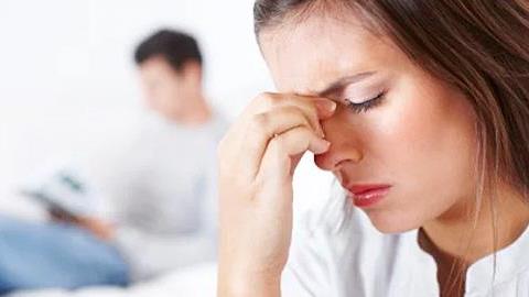 Ο άντρας μου περνάει πάρα πολλές ώρες με τους γονείς του και όχι με μένα και το παιδί μας. Τι μπορώ να κάνω;