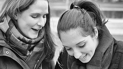 Γιατί είναι δύσκολο να κρατήσεις όλους σου τους φίλους μετά τα 30