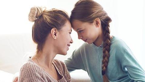 Τι βιώνει μόνο μια μαμά που έχει κόρη