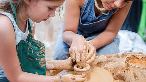 3 πρωτότυπες δραστηριότητες που θα κάνουν τα παιδιά να κολλήσουν
