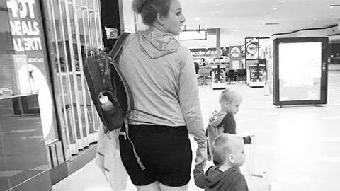 «10 χρόνια μετά, εξακολουθώ να είμαι ερωτευμένος μαζί σου»: Το τρυφερό γράμμα ενός μπαμπά στη γυναίκα του 