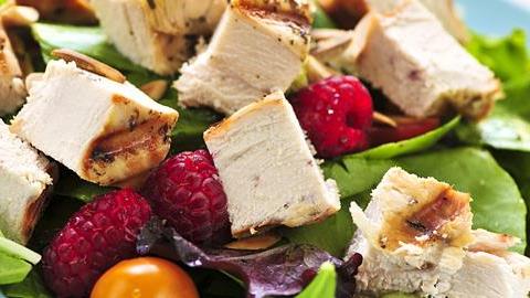 5 φθινοπωρινές σαλάτες που σίγουρα θα σας χορτάσουν 