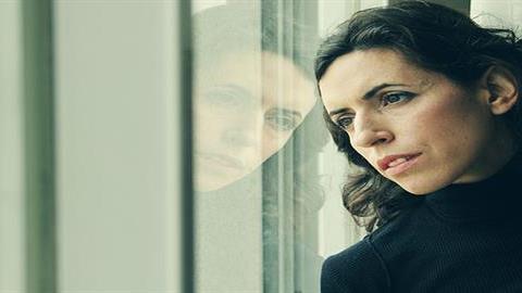 Ο πρώην σύντροφός μου γύρισε σε μένα και το μωρό μας έπειτα από 10 μήνες. Τον αγαπώ αλλά φοβάμαι. Τι να κάνω;