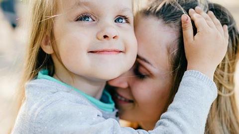Γιατί ζητώ συγγνώμη από την μοναχοκόρη μου