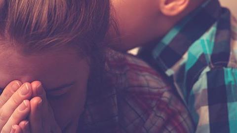 Οι αγχώδεις γονείς κάνουν αγχώδη παιδιά: Μήπως είστε ένας απ’ αυτούς;